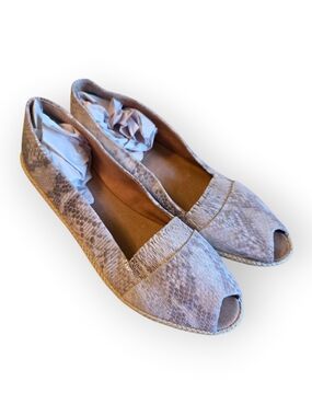 Gentle Souls Metallic Snake Print Peep Toe Flats Size 10